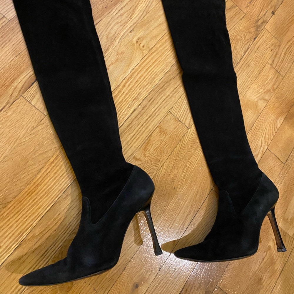 Manolo Blahnik Pascalarehi Black Suede Over the Knee Boot - Picture 2 of 5